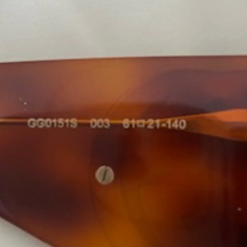 Gucci Oversized Sunglasses - Picture 5 of 10